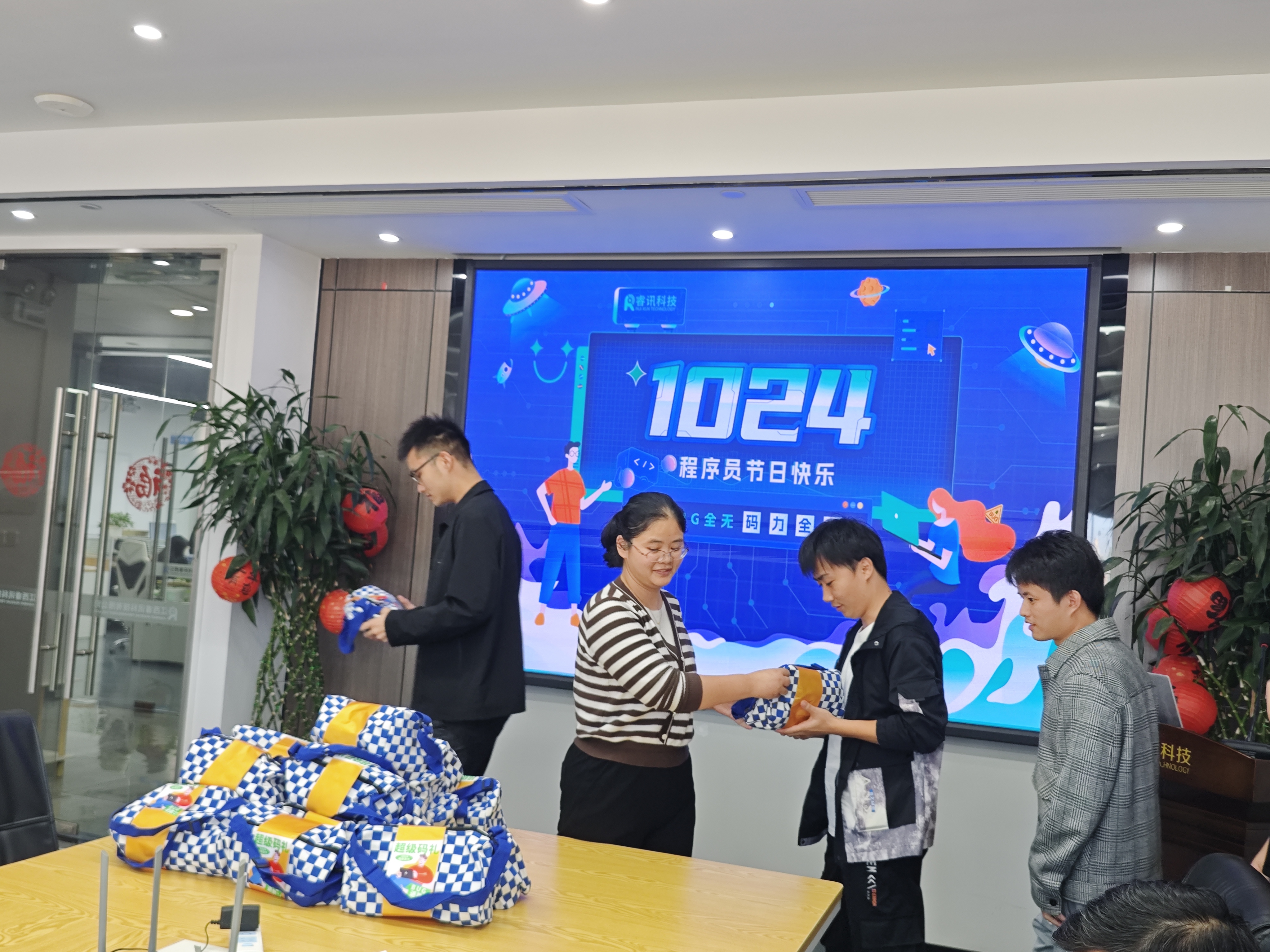 174FDED76BC9FCADCF8B5559E9DB90F2.jpg 174FDED76BC9FCADCF8B5559E9DB90F2.jpg